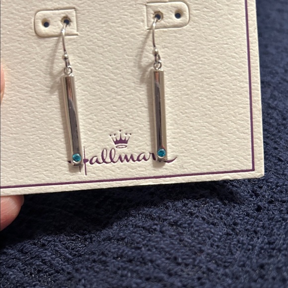 December earrings - Picture 3 of 6